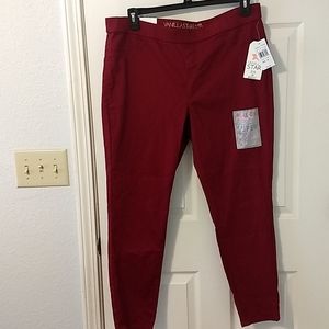 NWT Maroon Vanilla Star jegging